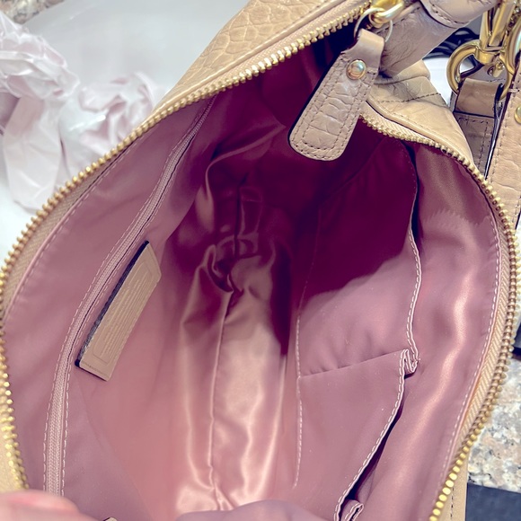 Coach Kristin beige leather crocodile embossed large handbag. - Picture 9 of 9